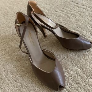 Updated SIze 5M.  **Vintage** from Emporium Capwells 1980’s